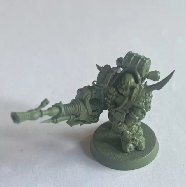 Warhammer 40k Death Guard Plague Marine w/ Terminator Plague Spewer Assembled