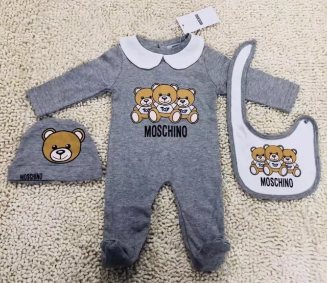 Tutine neonato on sale ciniglia moschino