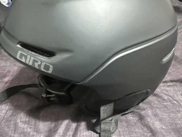 giro neo mips snow helmet