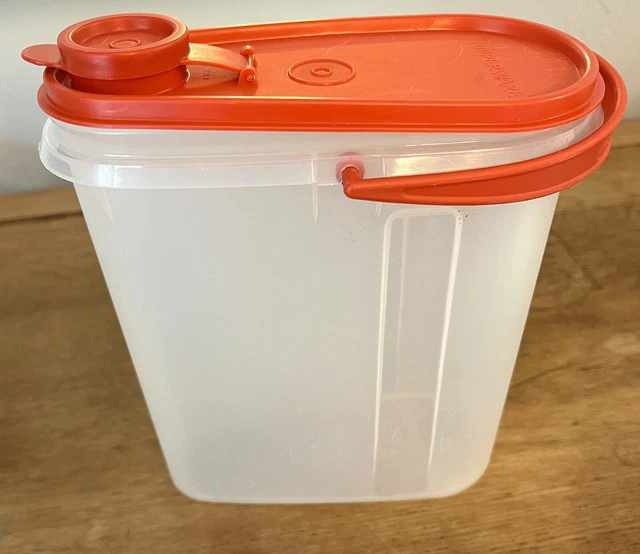 TUPPERWARE JUICE CONTAINER Clear With Red Lid And Handle Food Container