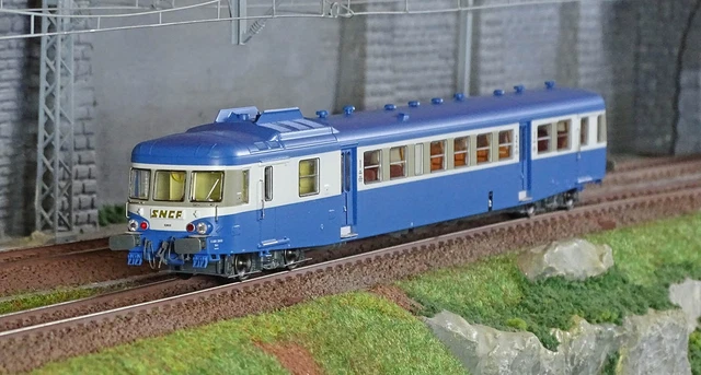 Autorail RGP 2 X 2703 - Ree Modeles MB173.S - Echelle HO - SNCF Marseille - Neuf