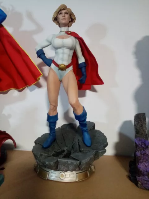 statue power girl sideshow