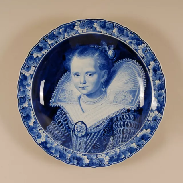 17th century Dutch Delftware Royal Delft earthenware Barok revival cabinet plate