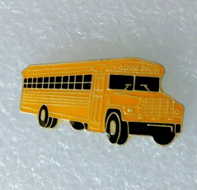 Pin's Lapel pin enamel pins AUTOBUS AUTOCAR CAR SCHOOL BUS JAUNE USA