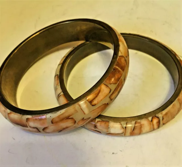 Vintage Pair of Bracelet Shell Inlay Mother of Pearl Brass Bangles gorgeous 7.5 2