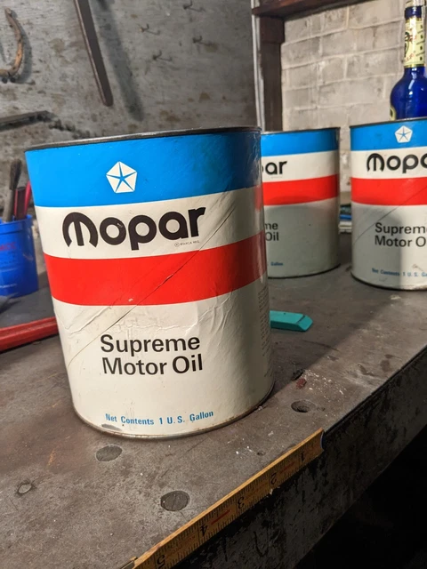Chrysler parts Mopar Supreme Motor Oil 1-gallon vintage can Chrysler parts Mopar Supreme Motor Oil 1-gallon vintage can
