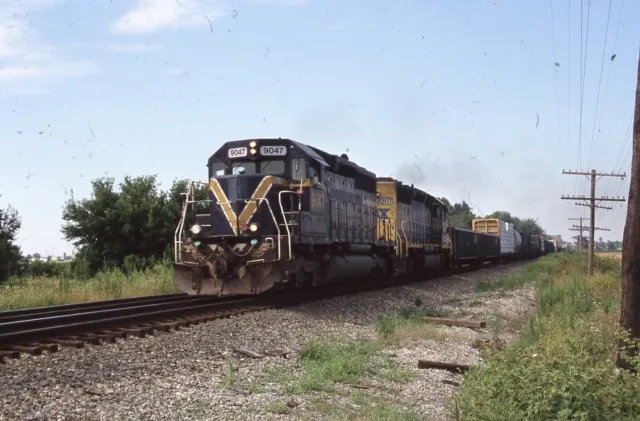 HLCX 9047 Railroad Train Locomotive FOSTORIA OH Original 2006 Photo Slide