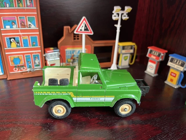 VINTAGE BRITAINS FARM Land Rover Defender 90 County Die Cast Toy Car £6 ...