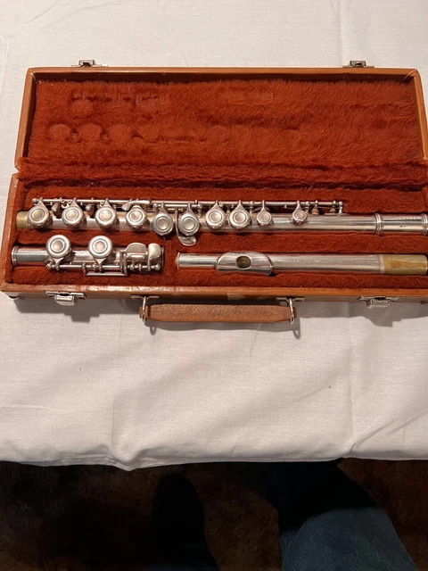 Artley 18-0 Silver Plated Student Level Flute With Case Made In U.s.a.