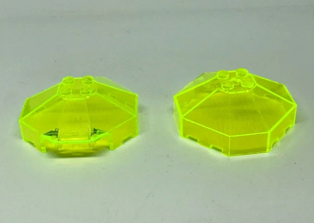 LEGO Space: 2x Windscreen 6 x 6 Octagonal - Ref 2418b - Set 6988 6981 6933