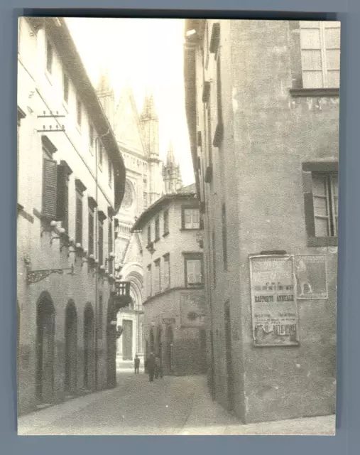 Italia, Orvieto (Umbria) Vintage silver print. Italy  Tirage argentique d&#039