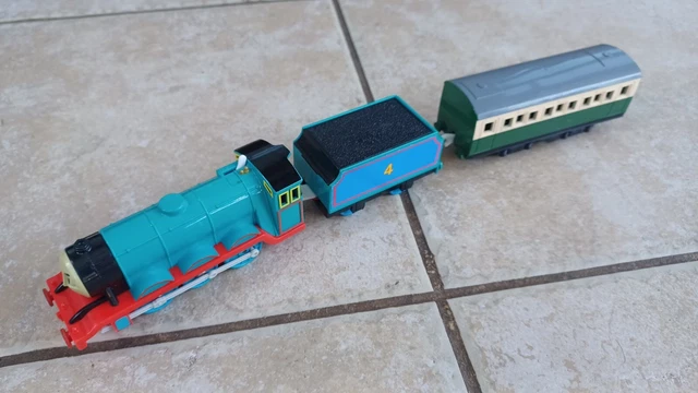 Trackmaster Old Rc Gordon THOMAS TRACKMASTER GORDON Train With Tender, battery operated. Old ...