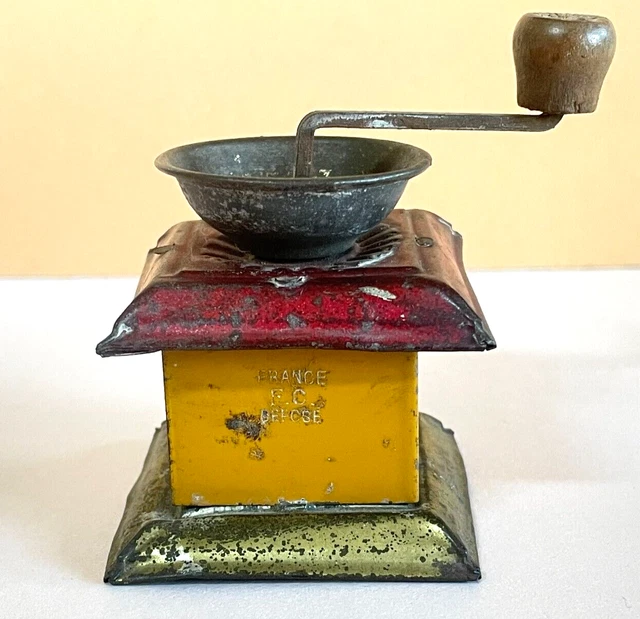 Jouet Ancien Penny Toy - Moulin à Café Miniature - Fer Blanc Laqué - Début 1900