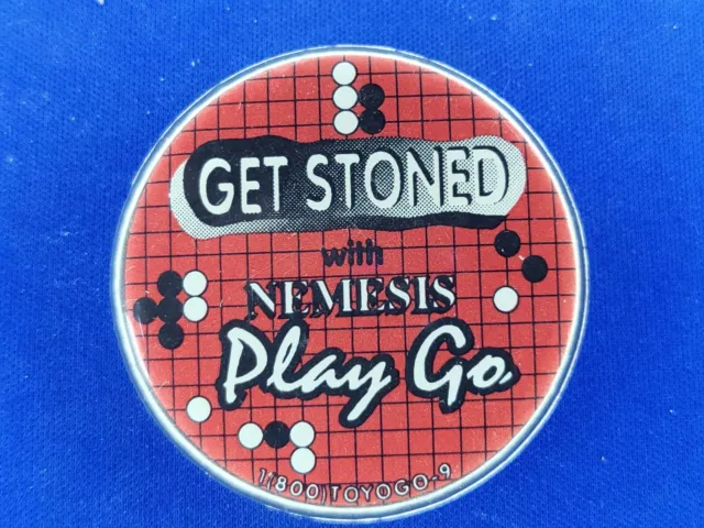 Badge Advertising Coca-Cola " Get Stoned With Nemesis Play Go " 1/800 38mm v4