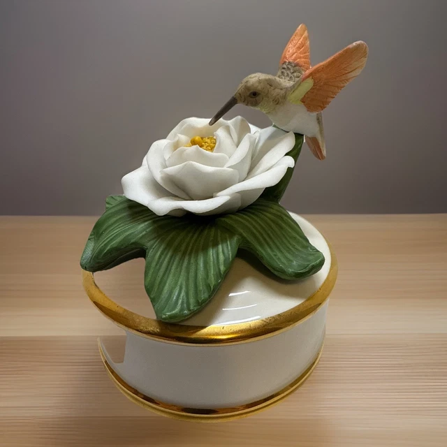 VINTAGE PORCELAIN HUMMINGBIRD White Gardenia Flower Music Box
