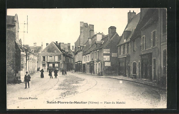 CPA Saint-Pierre-le-Moutier, Place du Marché