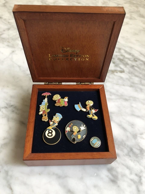 Disney’s Pinocchio Jiminy Cricket Pin Set  2003 Limited Edition Set In Box