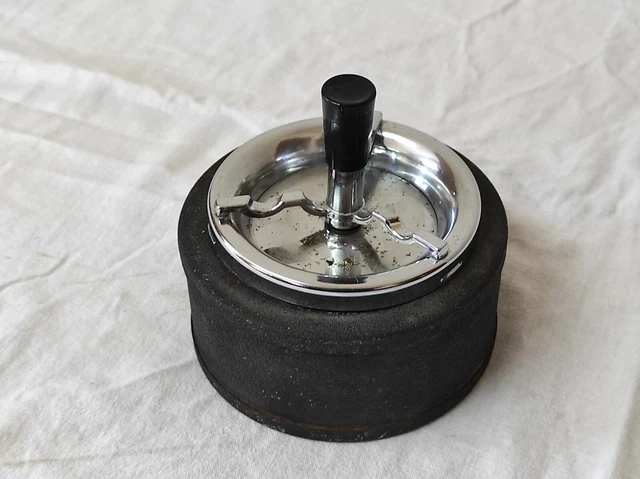 Ensemble de 5 cendriers vintage en laiton, 1970 | €45 Ensemble de 5 cendriers vintage en laiton, 1970 | €45