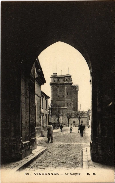 CPA Vincennes Le Donjon (1346891)