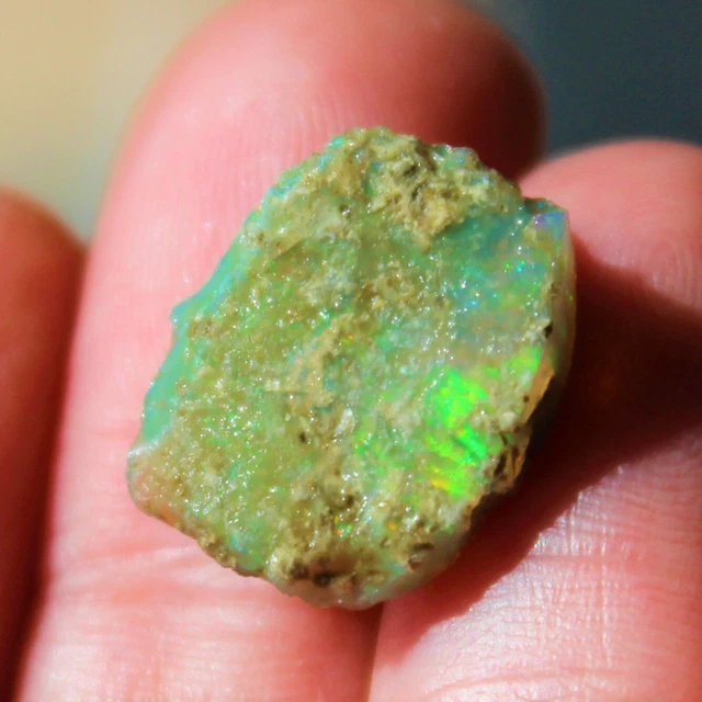 Opale de Feu Brute Multicolore d'Ethiopie de 6,880 ct