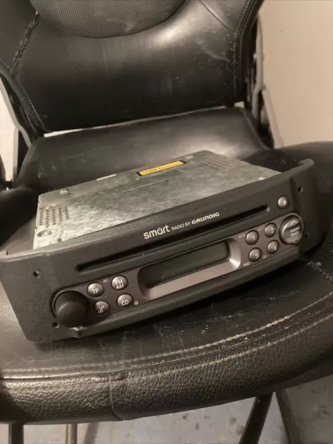 Smart CITY Radio Stereo CD Player Head Unit COUPE 450 1998-2004 OEM V003C59Z00