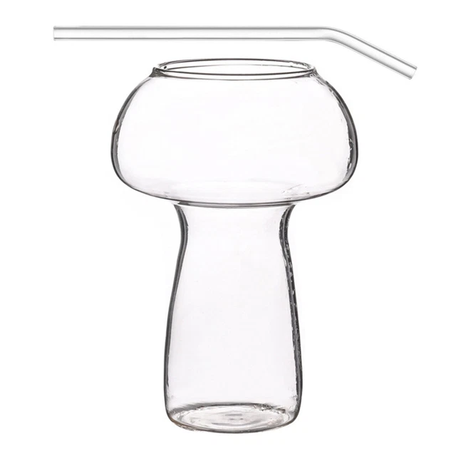 Taza de setas con pajita taza de vino taza de cóctel transparente