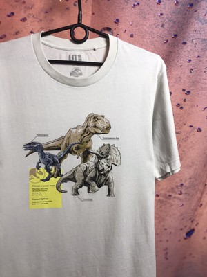 uniqlo x jurassic world