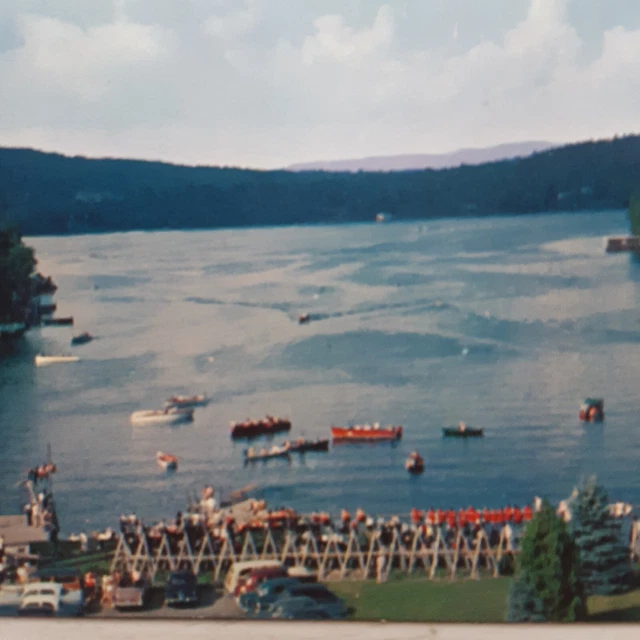 LAKE SUNAPEE HARBOR, NEW HAMPSHIRE AERIAL VIEW POSTCARD VTG BOATS & CARS Sieburg