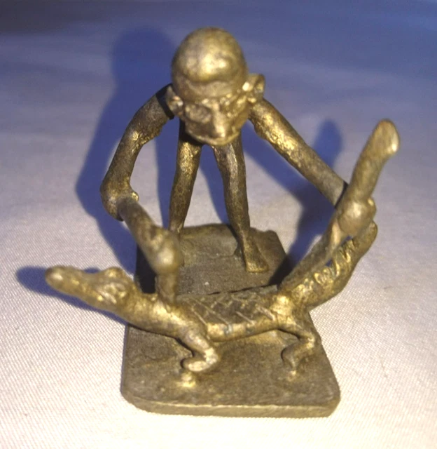 Ensemble de statuettes, bronze, métal et bois, comprenant un personnage