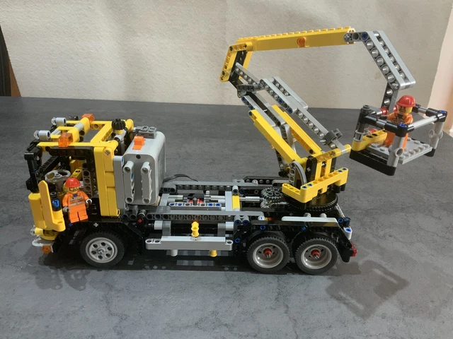 LEGO Technic - Le camion élévateur - 8292