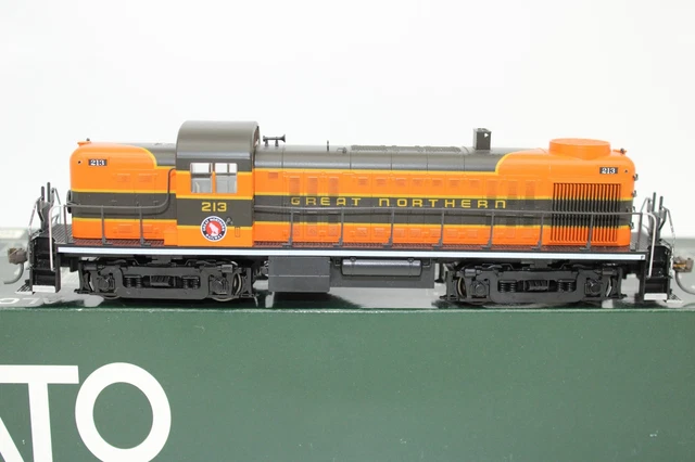 HO SCALE KATO 37-2301 GN Great Northern #213 Alco RS-2 Diesel