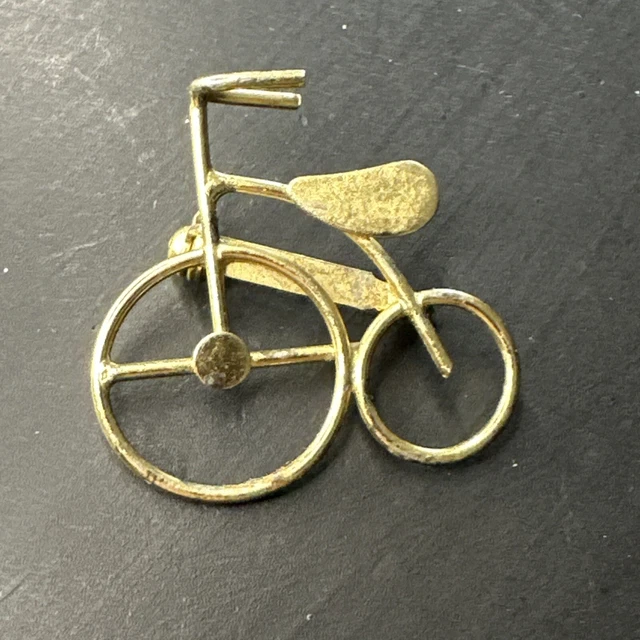 Broche Ancienne Cyclisme – Pin’s Club Français – Vintage Porté