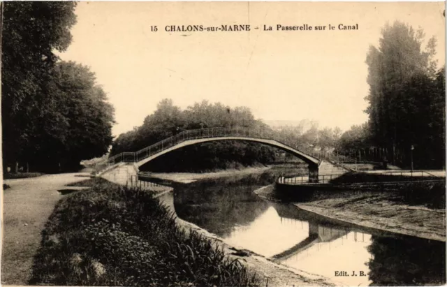 CPA CHALONS-sur-MARNE - La Passerelle sur le Canal (363711)