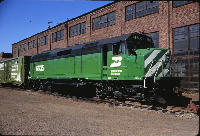1972 Burlington Northern BN Engine #6635 - Original 35mm Railroad Slide
