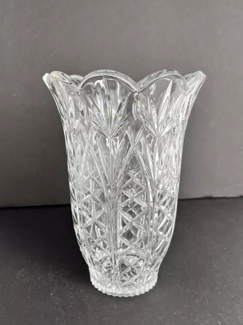 Imperial Crystal Vase Vintage Flower Bouquet Scalloped Top Etched Pattern