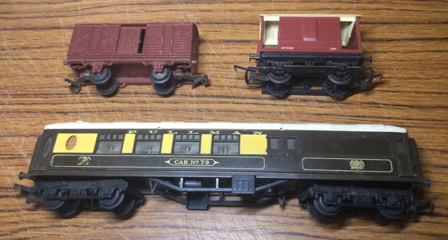 3 OO GAUGE Wagons Triang Pullman Brake Coach Car No. 79, Guards Van ...