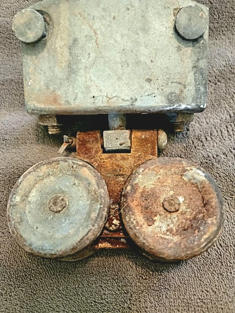 Antique Single Cannonball Barn Door Roller Hanger And Bracket 4