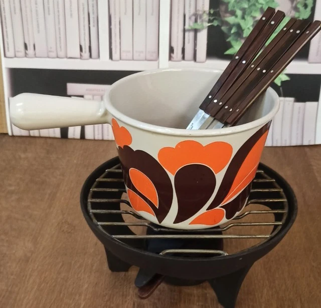 SERVICE À FONDUE en fonte Le Creuset + 6 fouchettes - bon état EUR 75,00 - FR SERVICE À FONDUE en fonte Le Creuset + 6 fouchettes - bon état EUR 75,00 - FR
