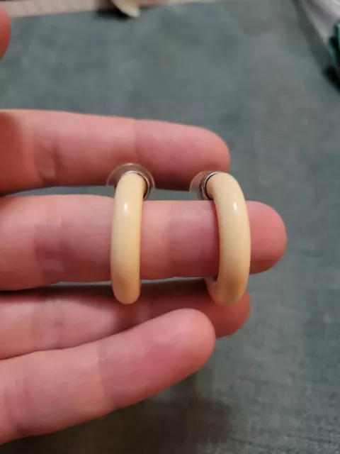 Vintage Ben Amun Ivory Colored Pierced Hoop Earrings