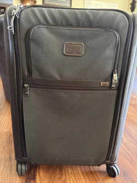 TUMI Alpha 3 Short Trip Expandable 4 Wheel Packing Case Anthracite - 117173-1009