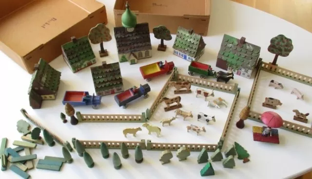Erzgebirge Holz Spielzeug Dorf Autos Häuser Tiere Bäume etc. 1920er Jahre