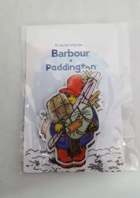 BNIP Barbour x Paddington bear 2022 xmas/Christmas pin badge (FN_6388)