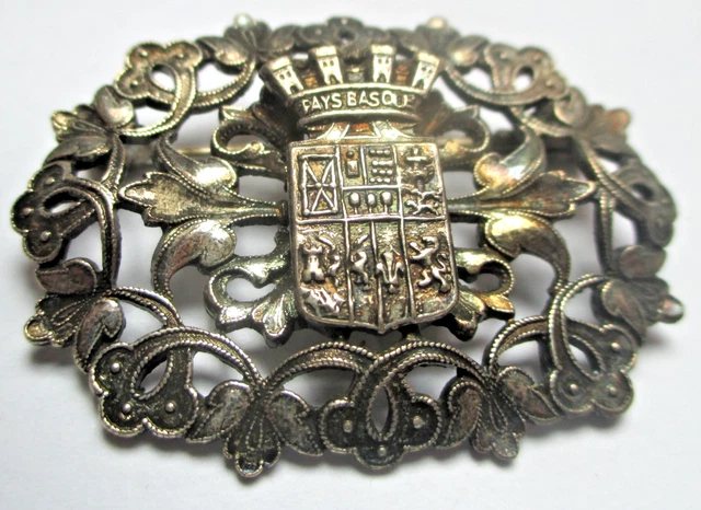 Superbe Broche Ancienne Aux Armoiries Du Pays Basque – Argenté Vintage