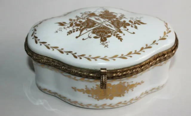 Ancien coffret , cachet porcelaine de Sèvres, monture en bronze 16 cm x 11 cm