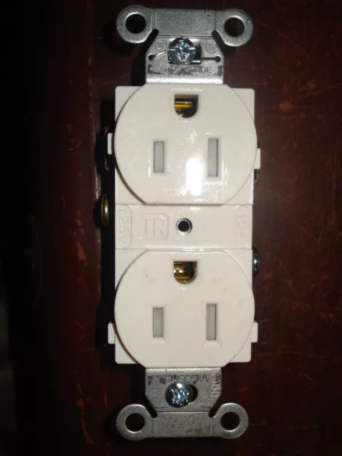 Hubbel Outlet Wall Receptacles 125V 15A White Qty 10 0ge3