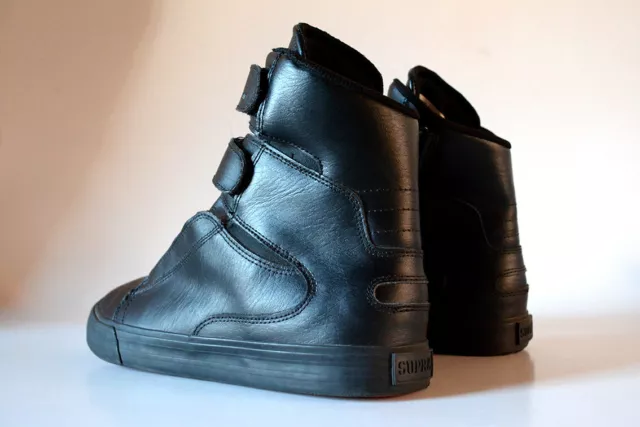 Supra society red online carpet