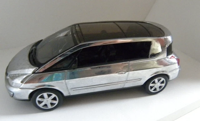 1/43 RENAULT AVANTIME argenté en l'état