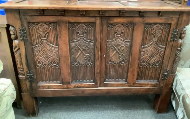 Oak coffer sideboard cabinet gothic carved figures 17th century  religious z2014