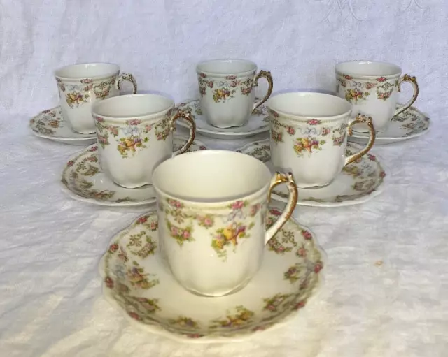 6 tasses à café en porcelaine de Limoges vers 1900