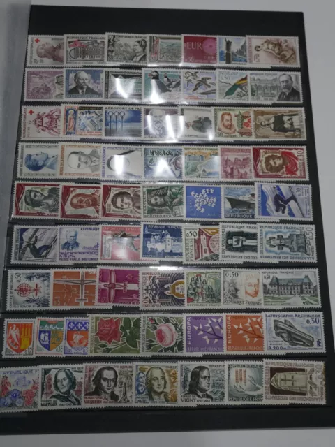 France Lot + De 150 Timbres Neufs**. Bonne Valeur